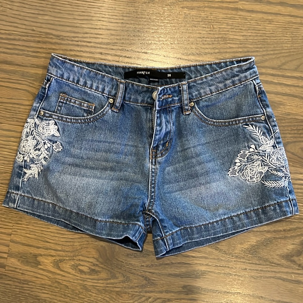 HARPER Denim Shorts Floral Embroidered 26